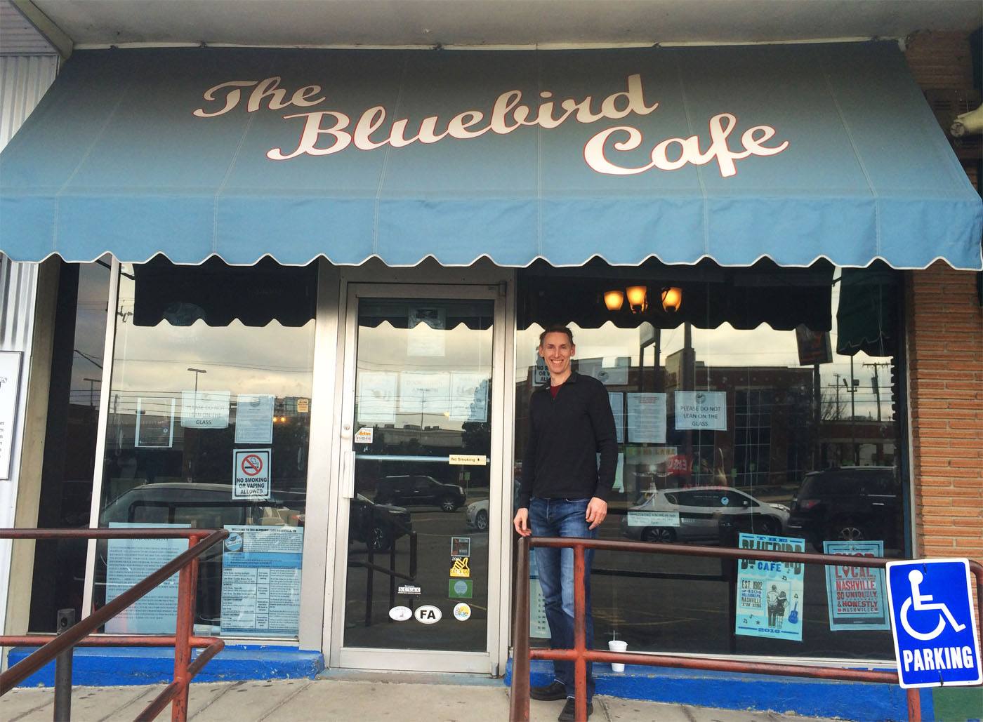 How to Get a Seat at the Bluebird Cafe Earth Trekkers