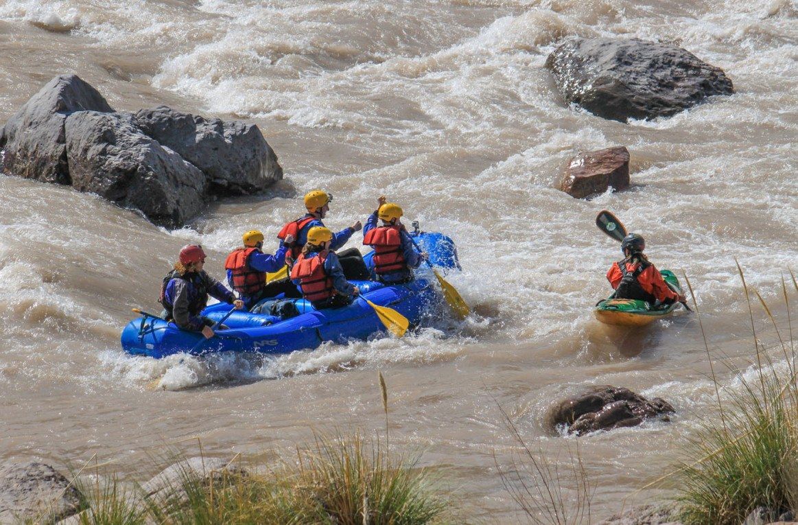 Whitewater Rafting in Mendoza, Argentina – Earth Trekkers