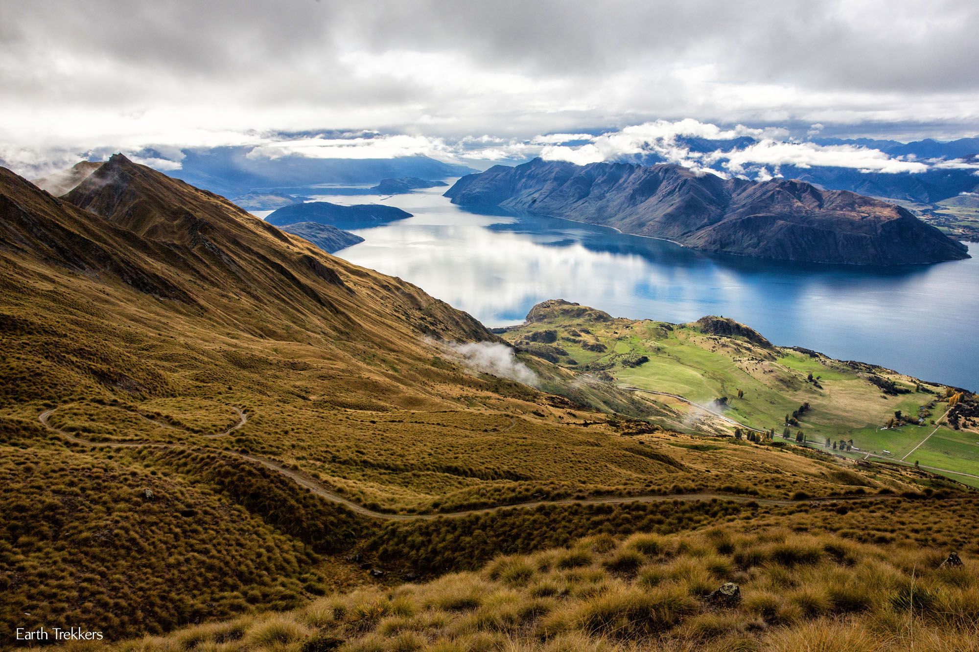 Hiking Roy S Peak Track With Kids Earth Trekkers