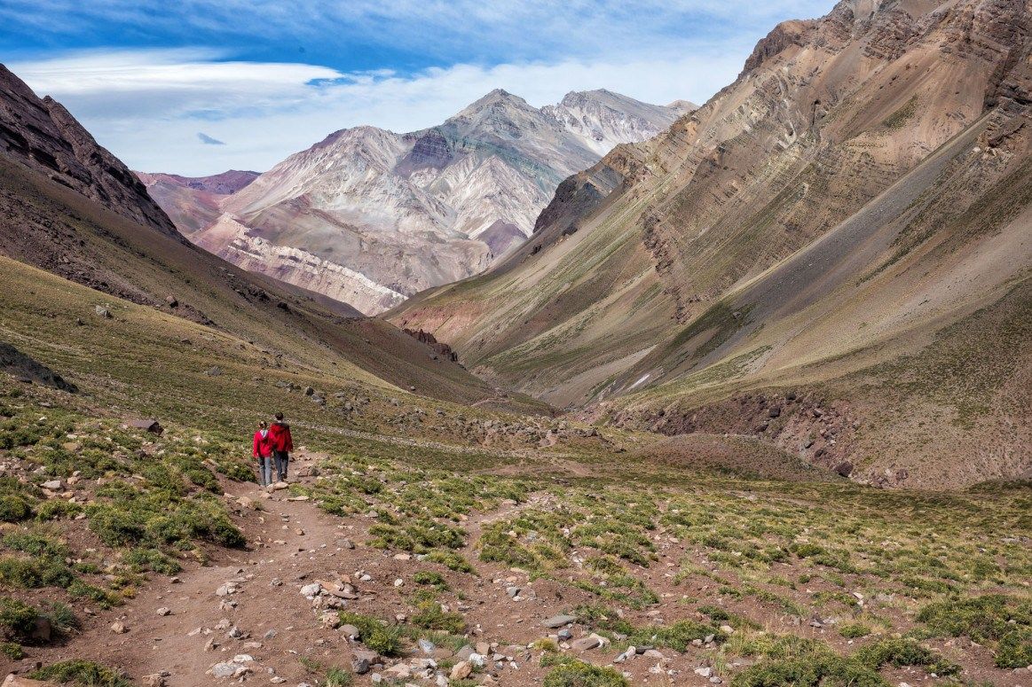 backpackers travel and adventure mendoza