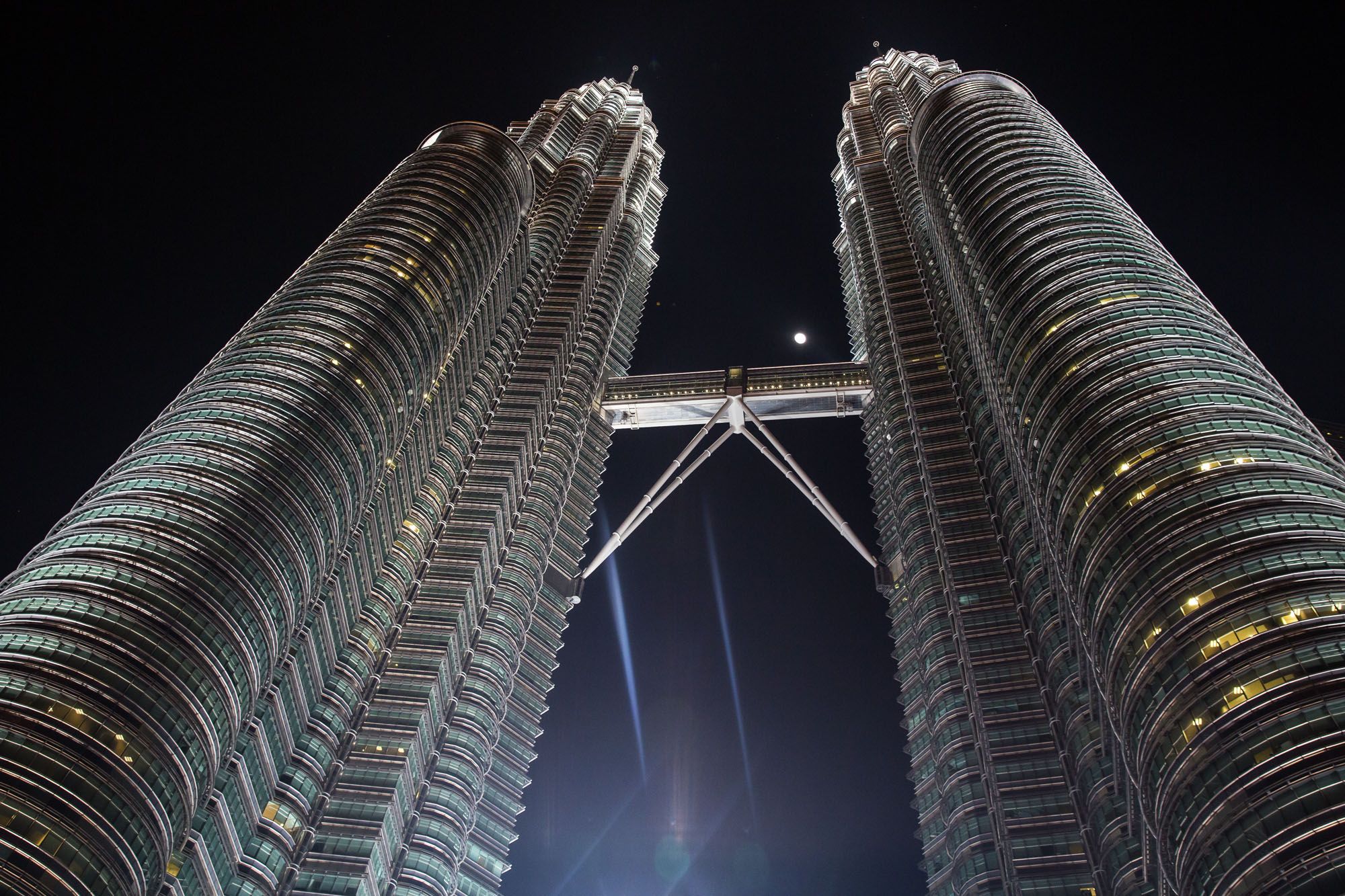 visiting-the-petronas-towers-earth-trekkers