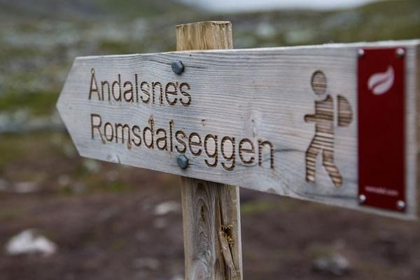 Romsdalseggen Sign Norway itinerary