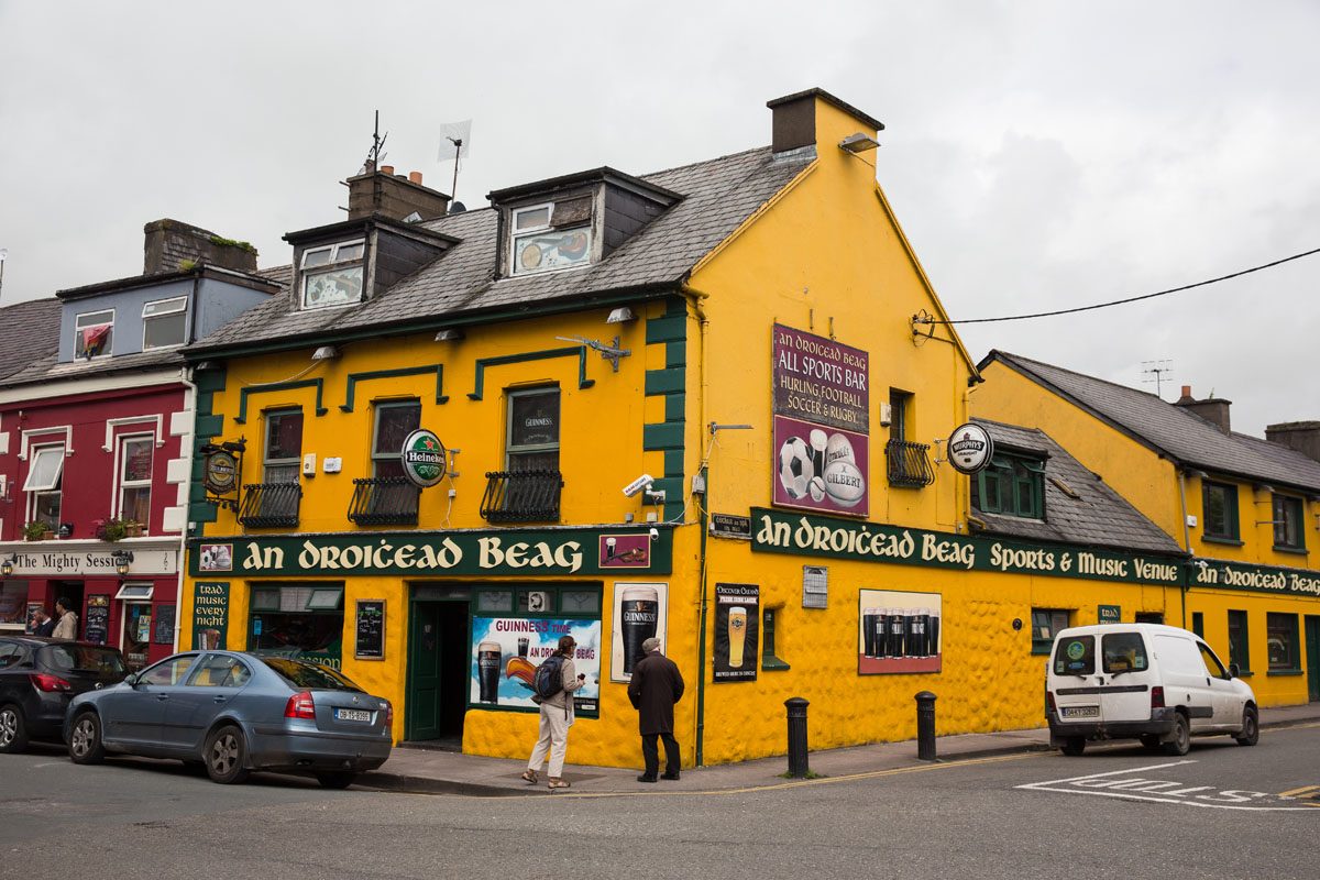 Driving the Dingle Peninsula, Ireland | Earth Trekkers