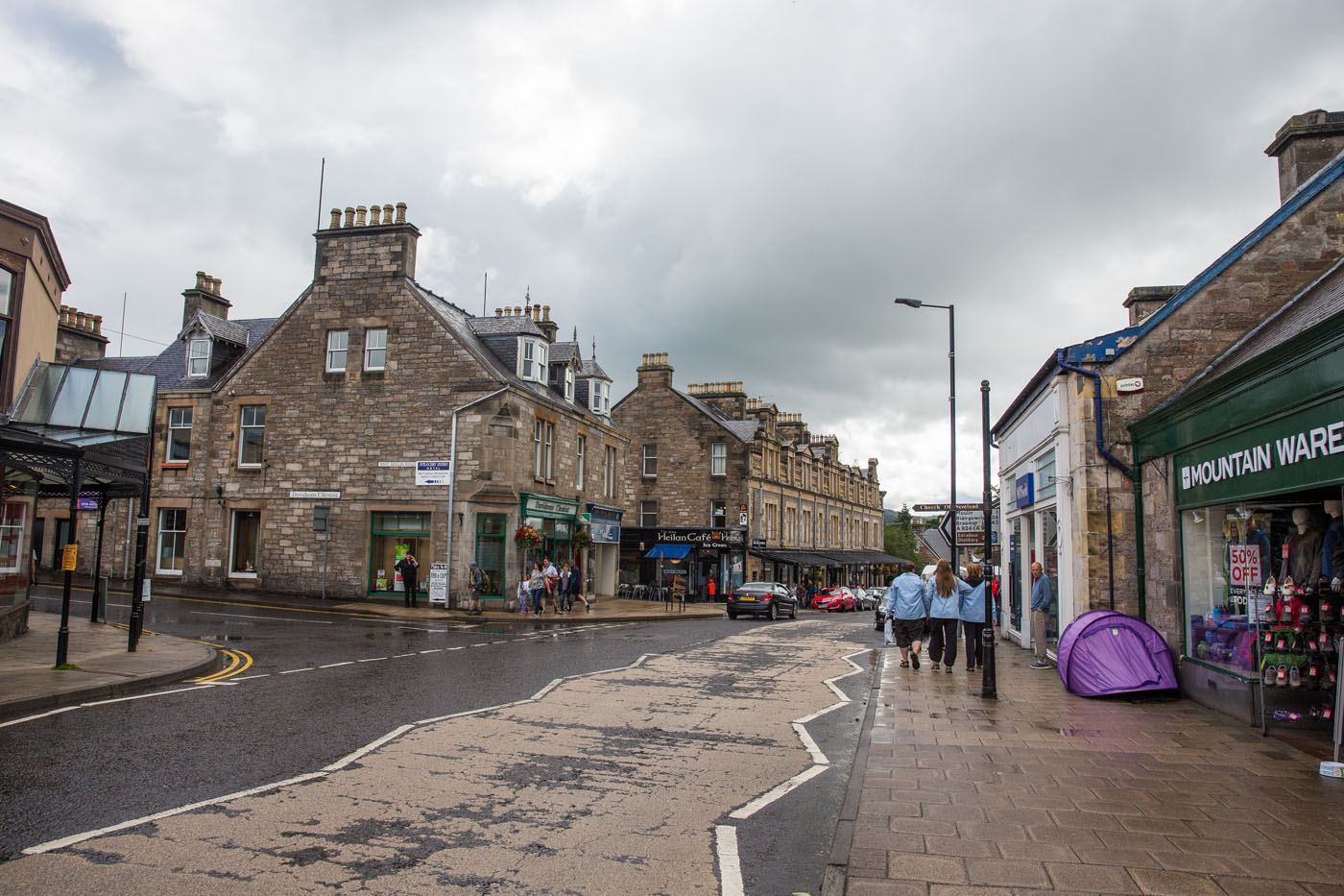 Driving to the Isle of Skye, Scotland Earth Trekkers