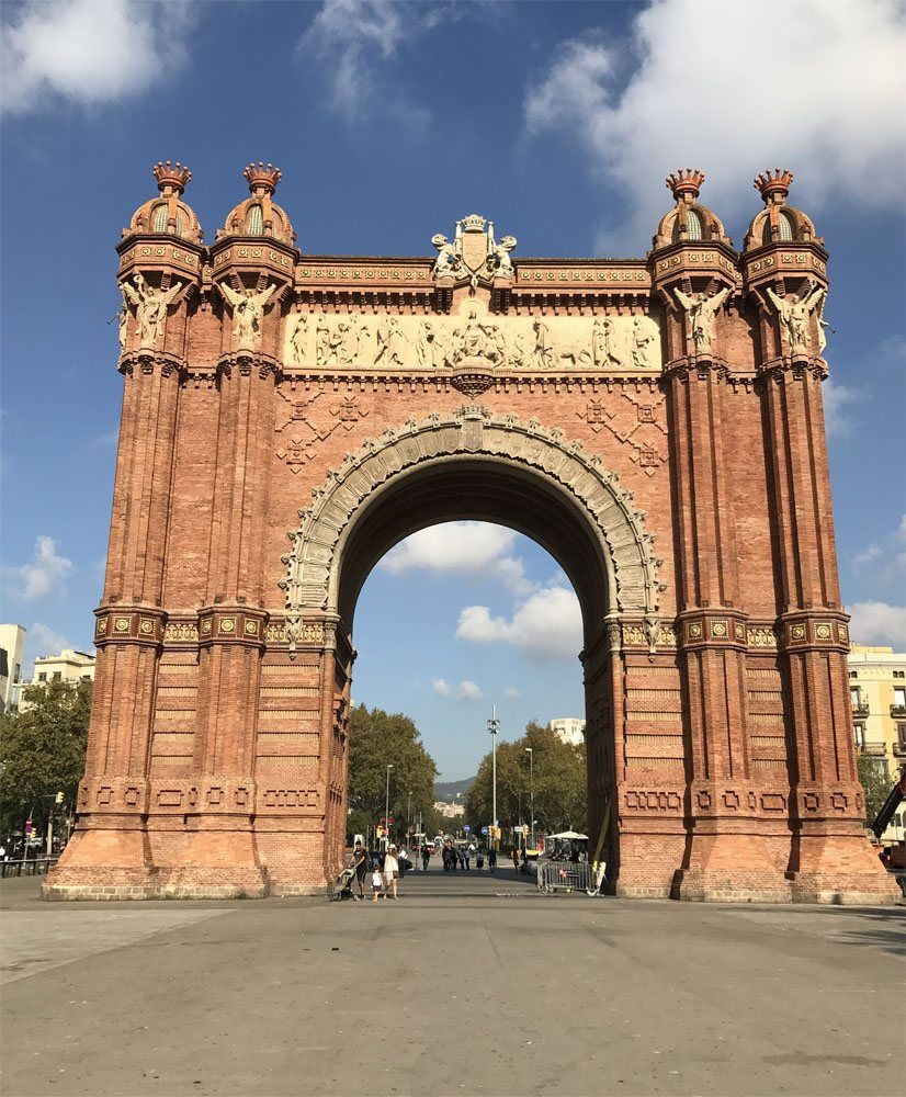 Arc de Triomf best things to do in Barcelona