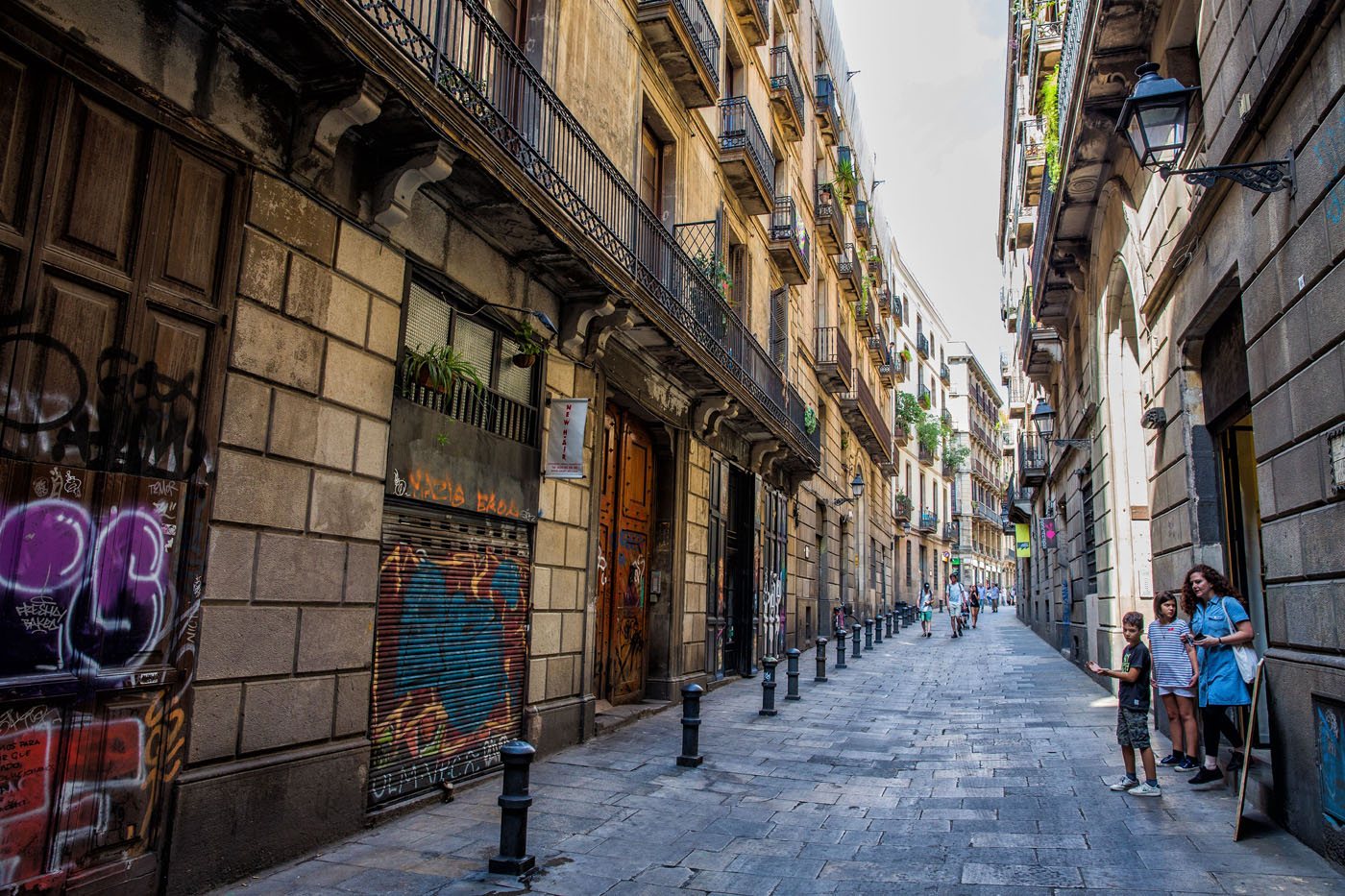 Barcelona City Street | Earth Trekkers