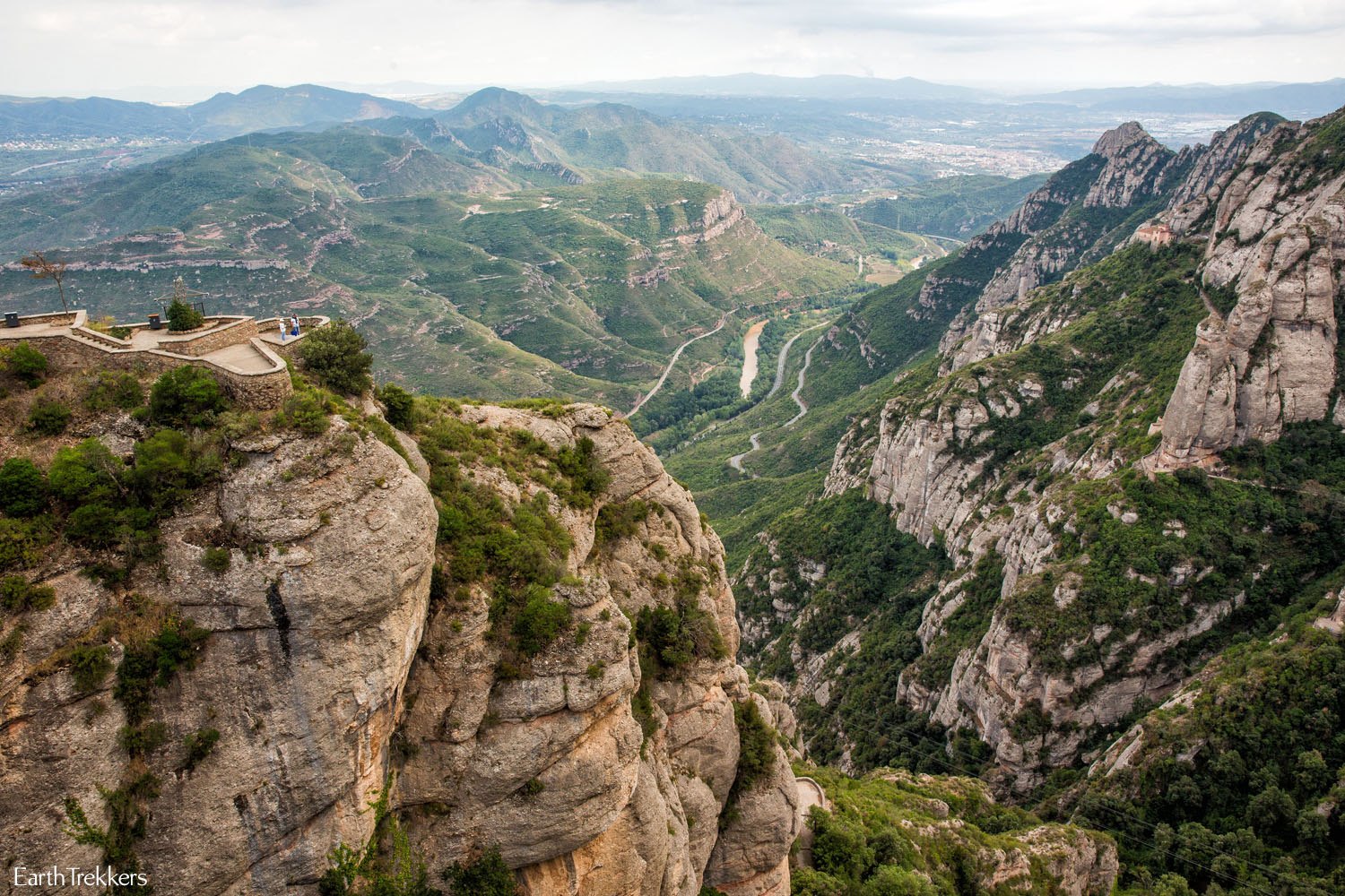 How To Guide Day Trip To Montserrat From Barcelona Earth Trekkers