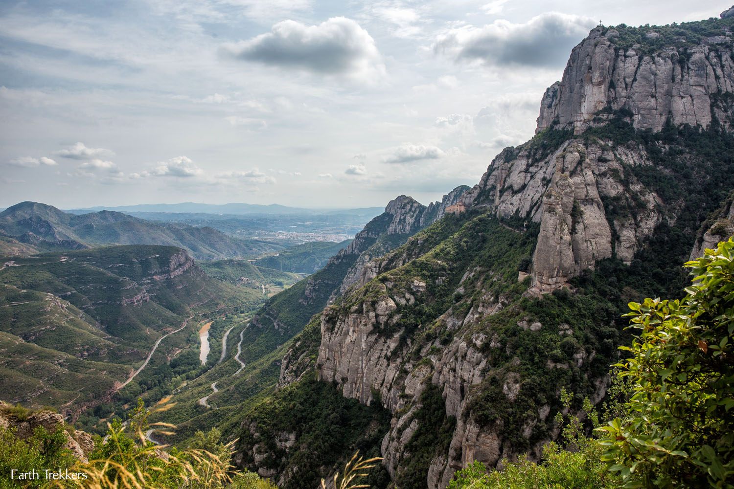 How to Guide: Day Trip to Montserrat from Barcelona | Earth Trekkers