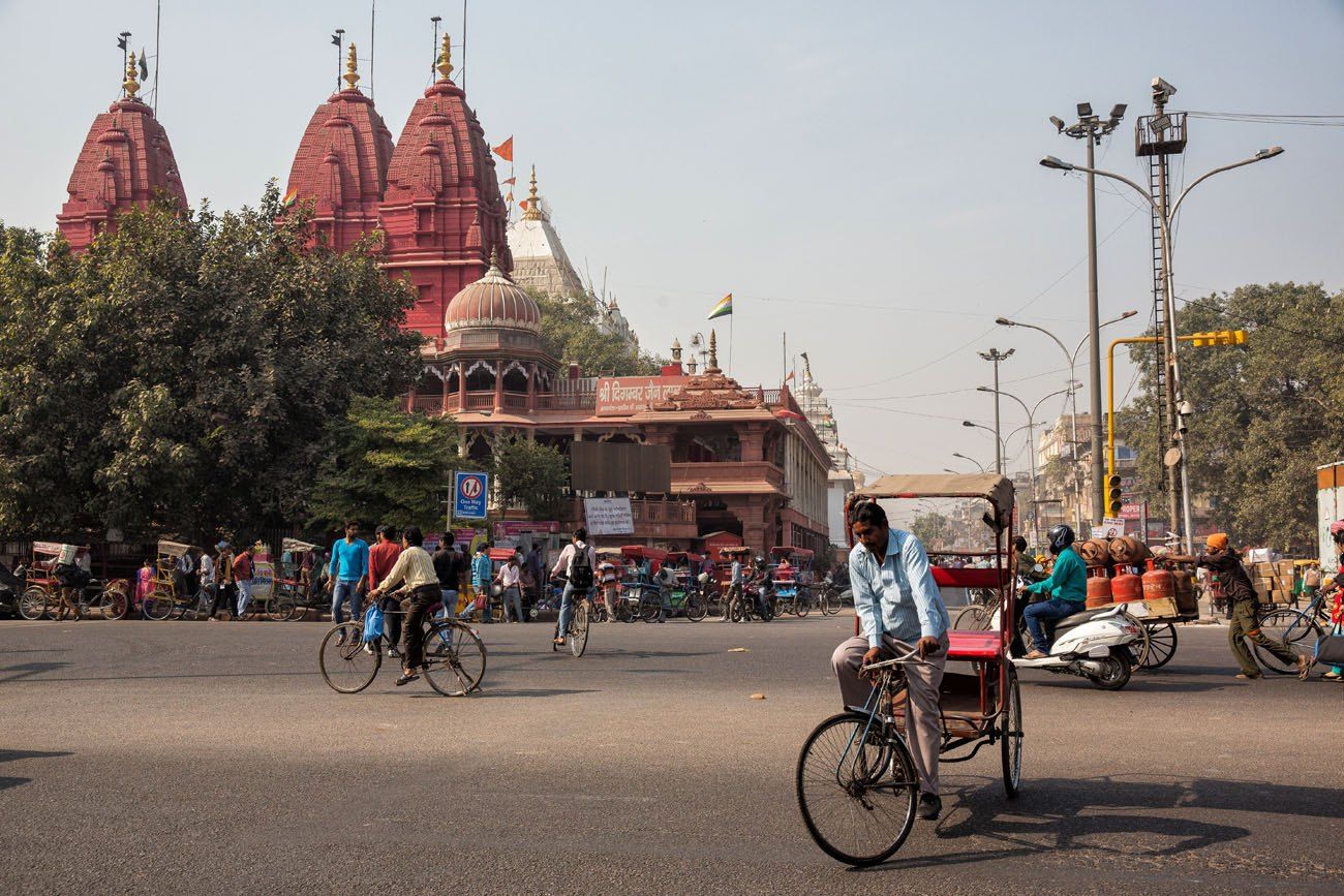 Walking Through Chaotic Old Delhi, India – Earth Trekkers