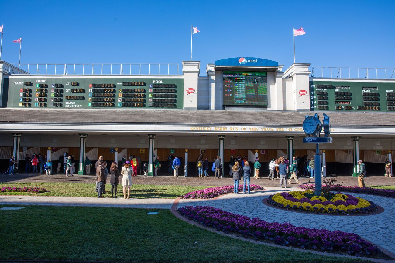 Churchill Downs horses best things to do in Louisville