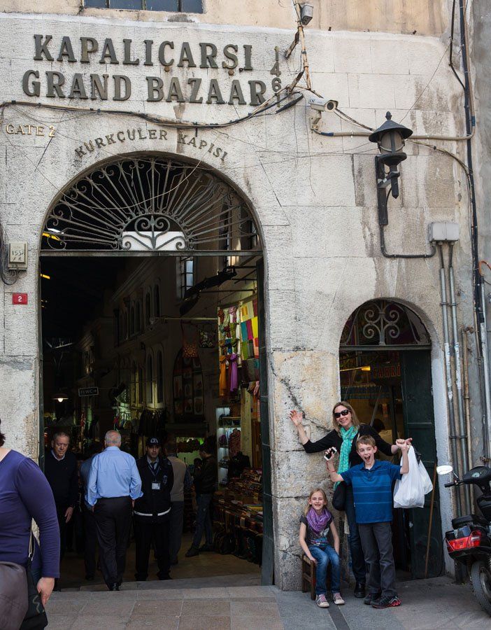Shopping in the Grand Bazaar, Istanbul – Earth Trekkers