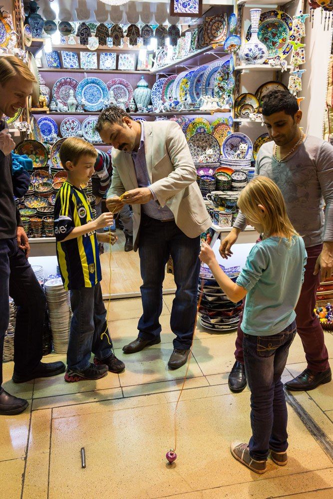 Shopping in the Grand Bazaar, Istanbul – Earth Trekkers