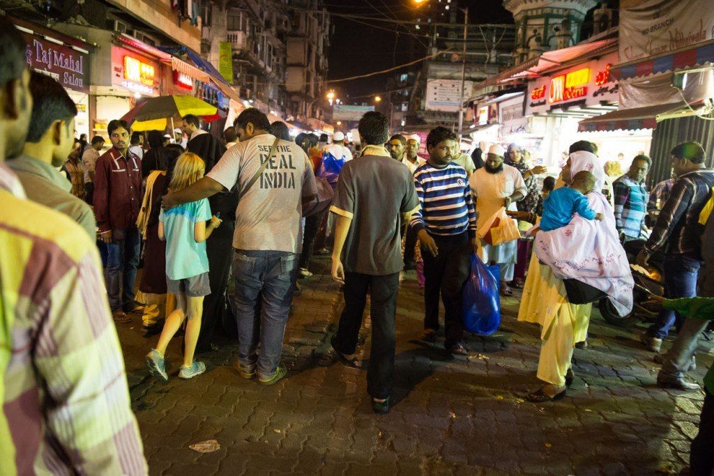 Street Food Tour in Mumbai – Earth Trekkers