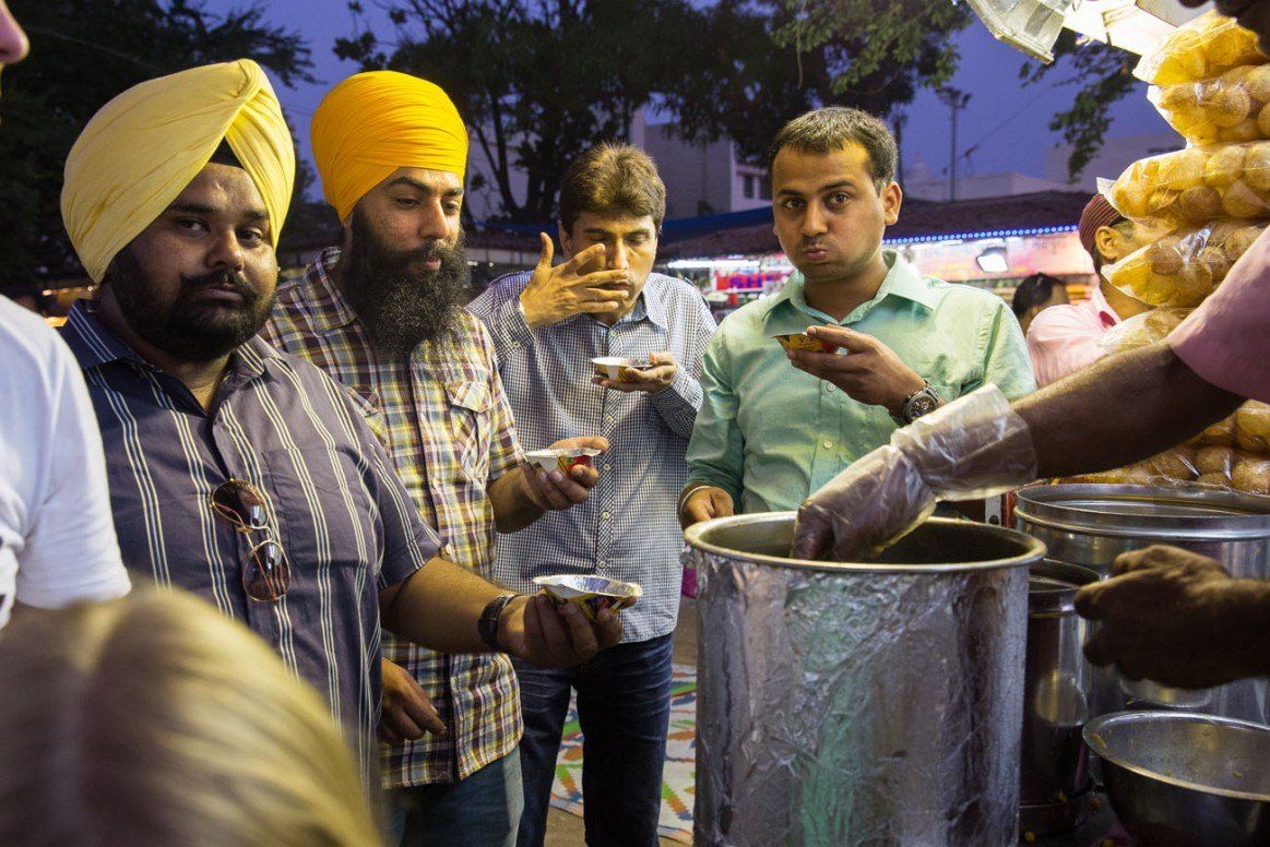 Street Food Tour in Mumbai – Earth Trekkers