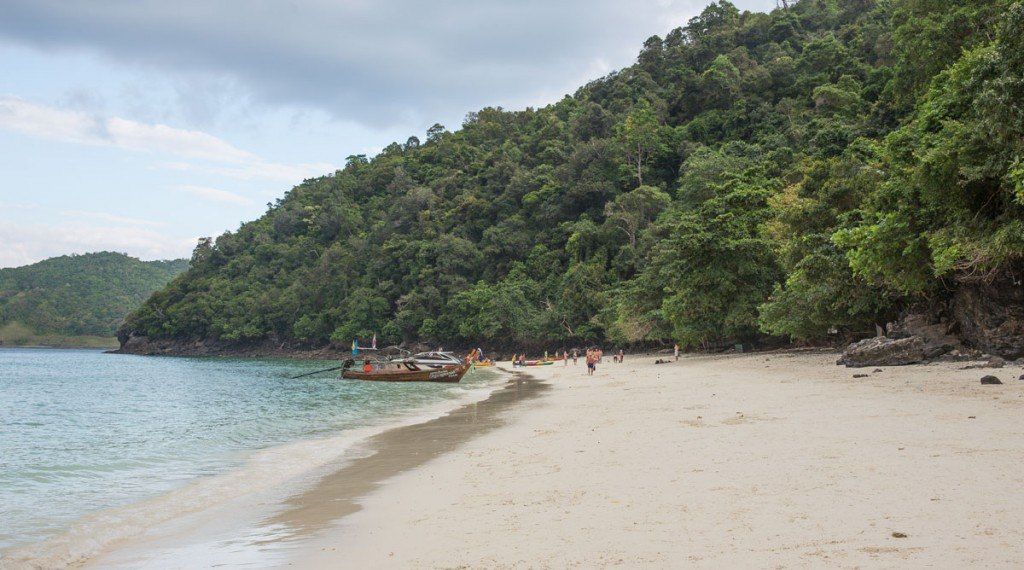 Island Hopping Off the Coast of Thailand – Earth Trekkers