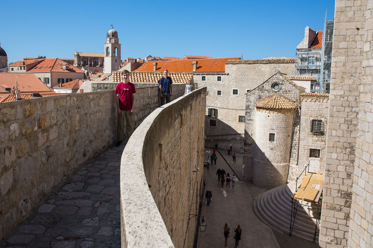 Walls of Dubrovnik architecture • Dubrovnik fortress