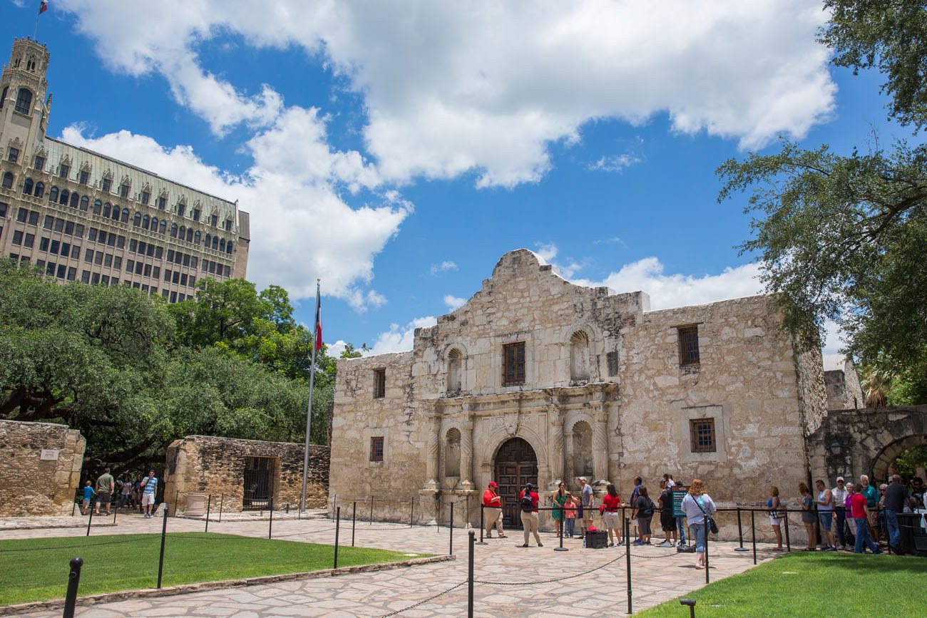 The Best of San Antonio, Texas in 24 Hours | Earth Trekkers