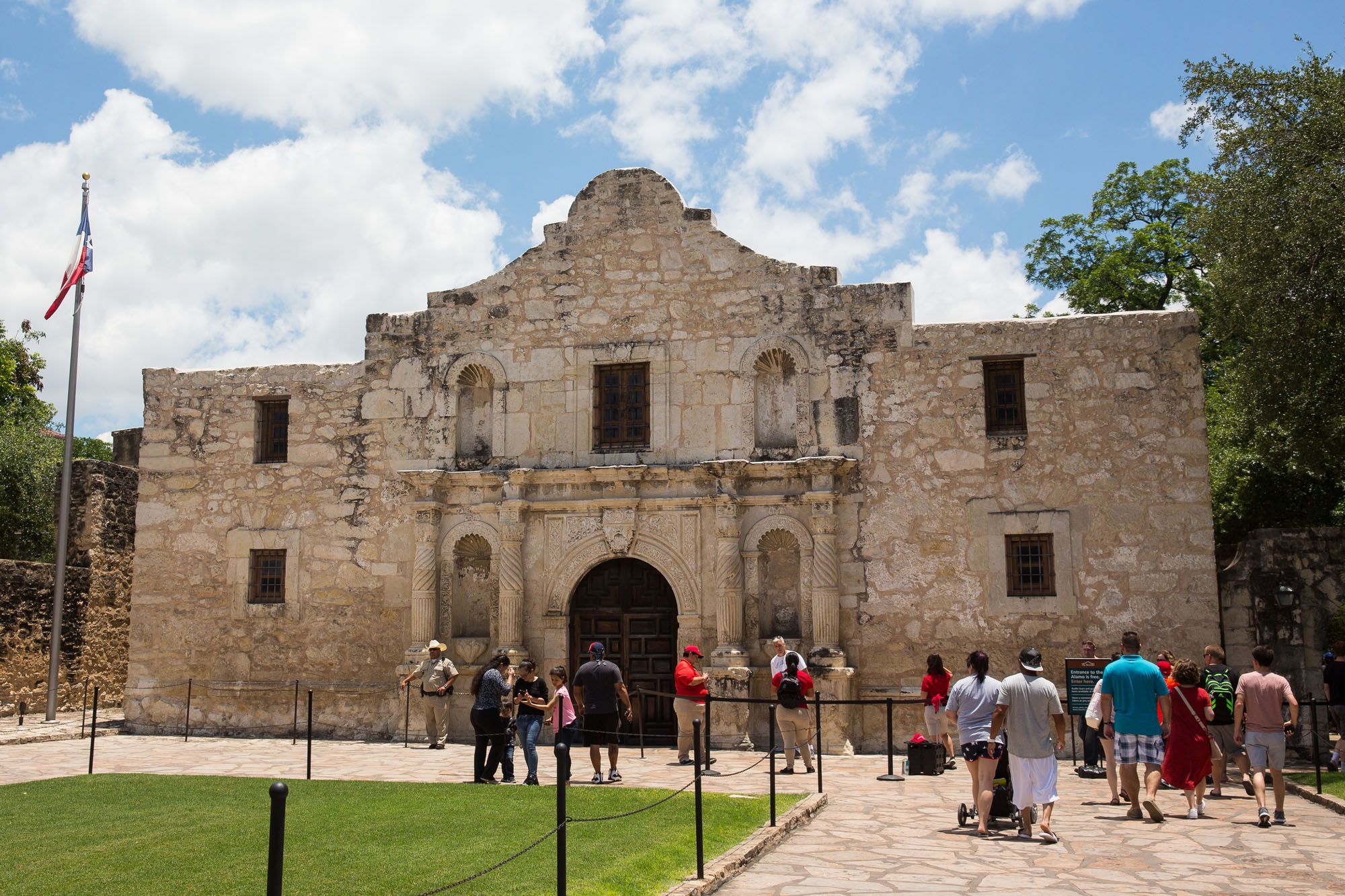 The Best of San Antonio, Texas in 24 Hours | Earth Trekkers