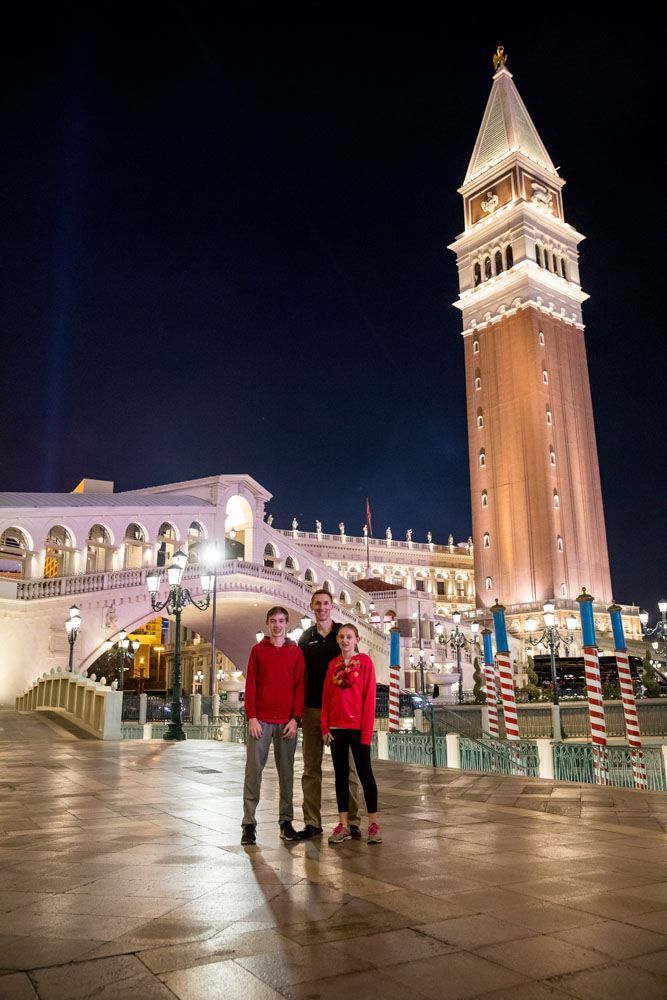 15 Things to Do in Las Vegas with Teenagers – Earth Trekkers