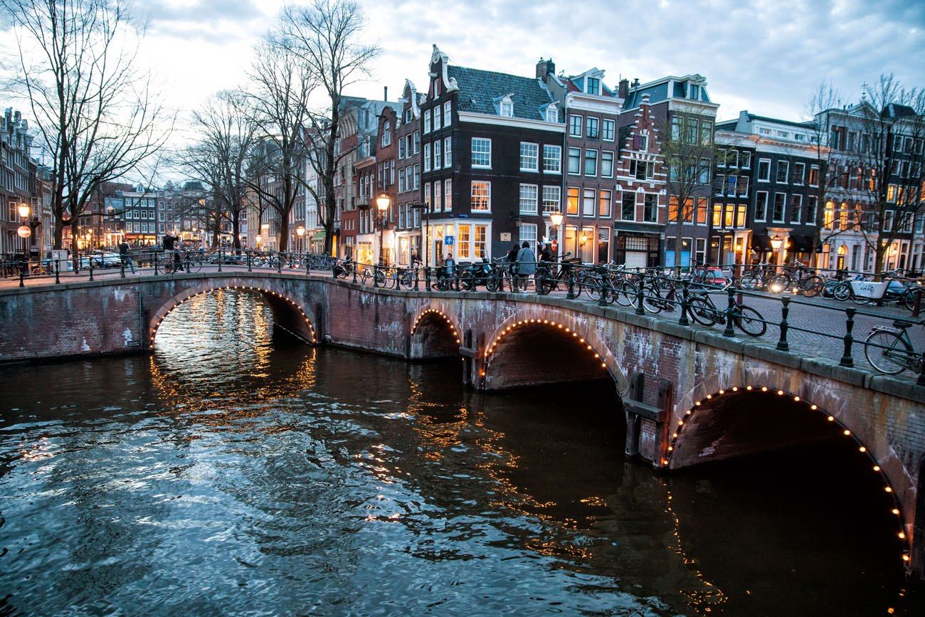 Amsterdam Canals at Twilight | Earth Trekkers