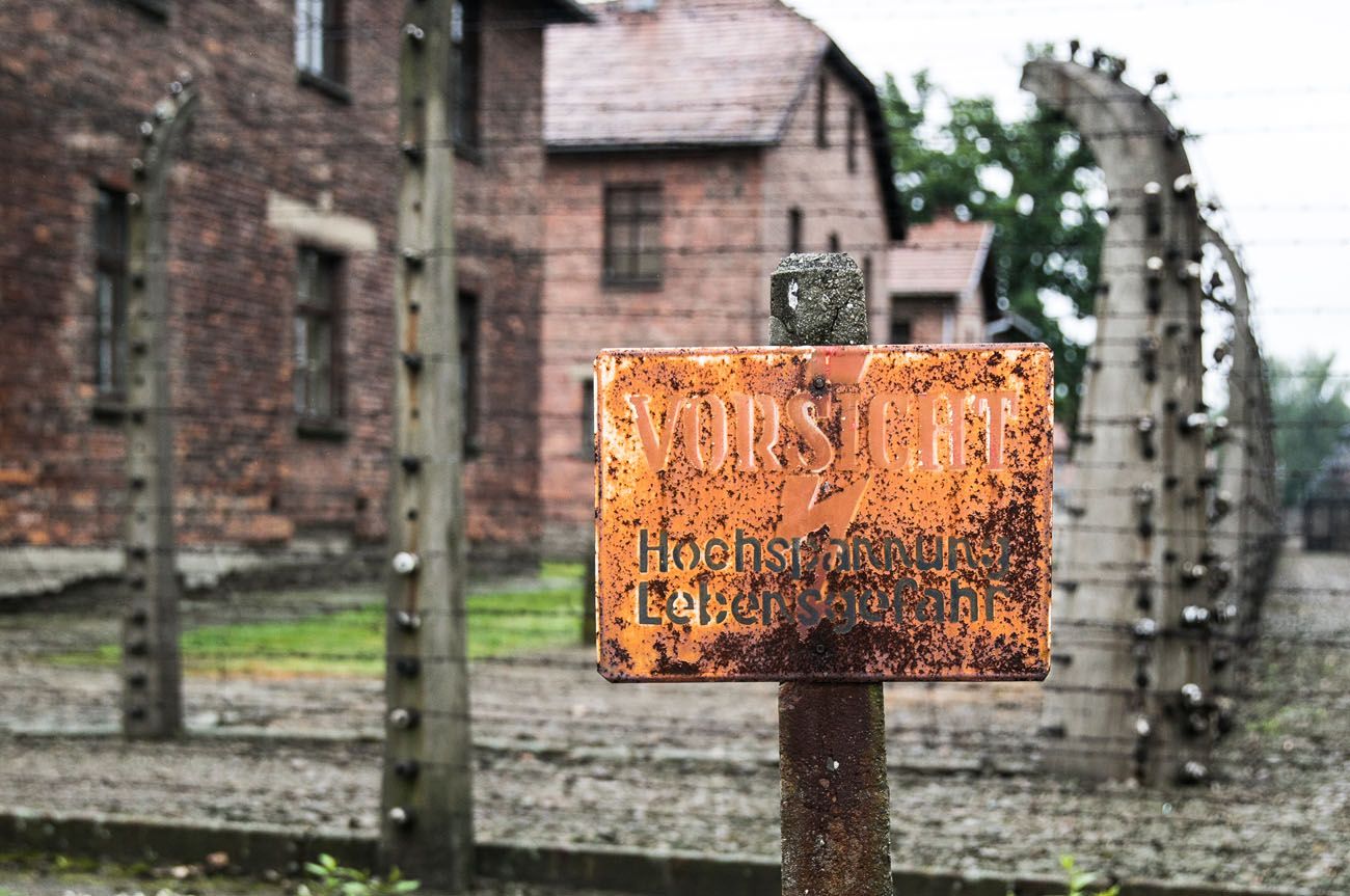 Vorsicht How to visit Auschwitz