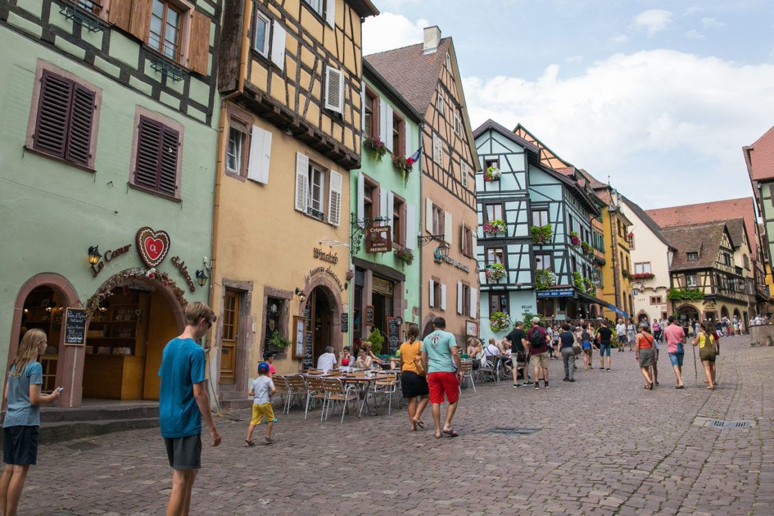 10 Fairytale Towns to Visit on the Alsace Wine Route – Earth Trekkers