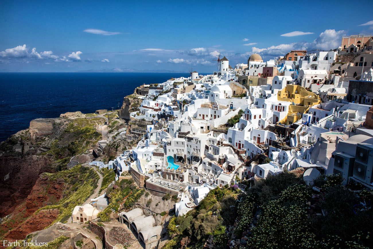 Entertainment in Santorini