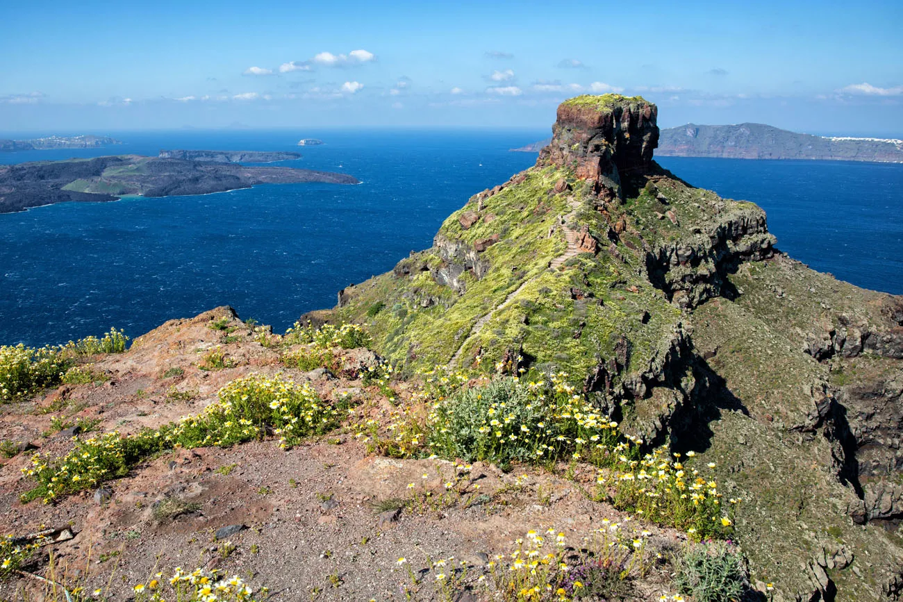 santorini greece best places to visit Skaros Rock