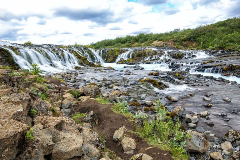 How to Visit Brúarfoss Waterfall (and Is It Worth It?) – Earth Trekkers