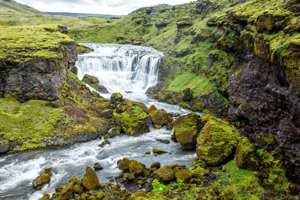 Skógafoss and the Amazing Waterfall Way Hike – Earth Trekkers