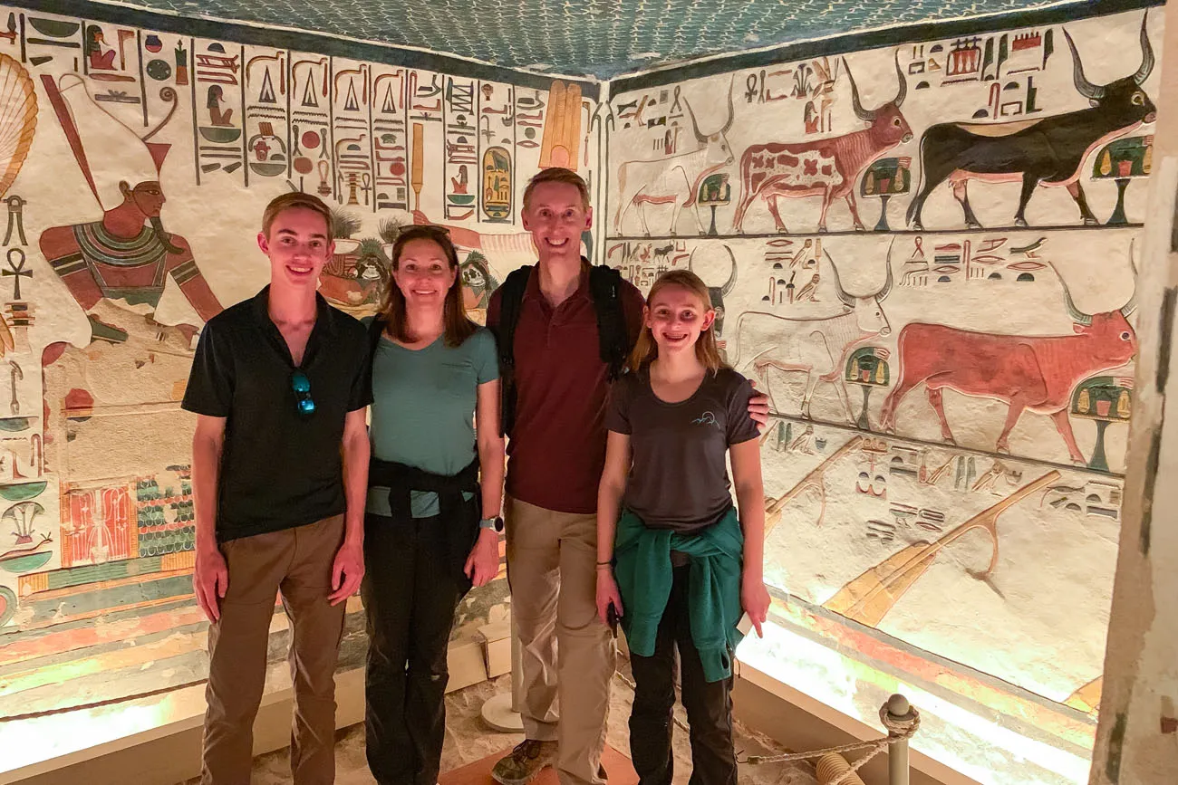 Earth Trekkers in Nefertari Tomb