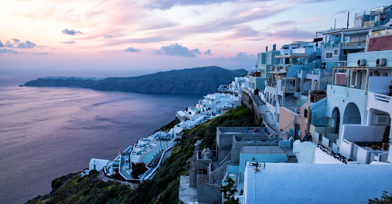 Where To Stay In Santorini – Best Hotels And Towns For Your Budget
