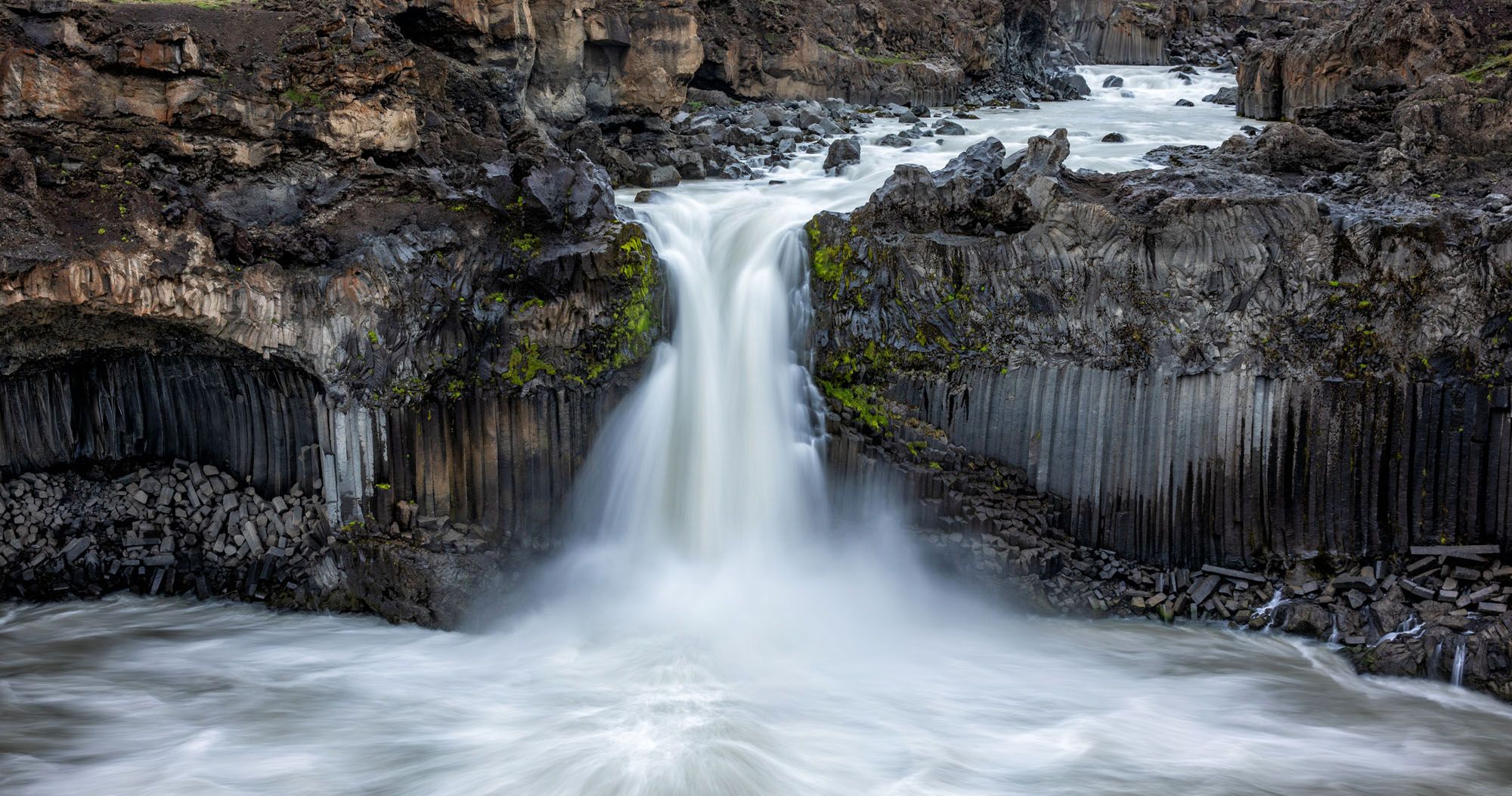 Featured image for “How to Get to Aldeyjarfoss and Hrafnabjargafoss, Iceland”