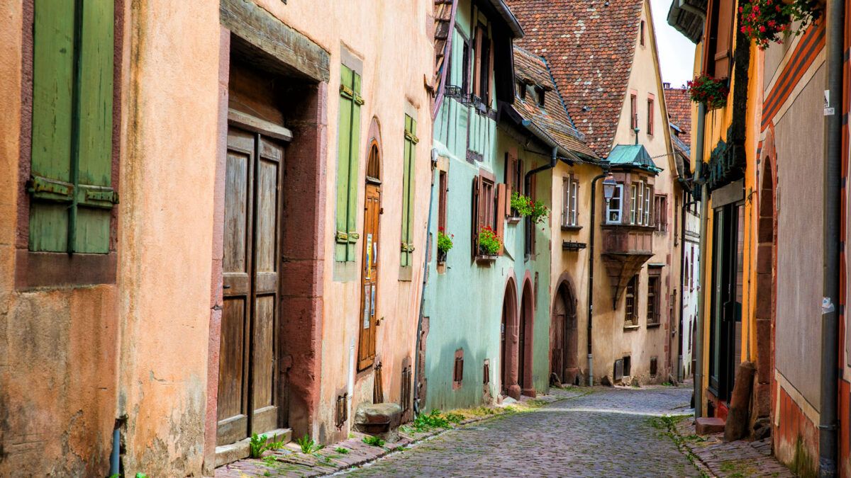 10 Fairytale Towns to Visit on the Alsace Wine Route – Earth Trekkers