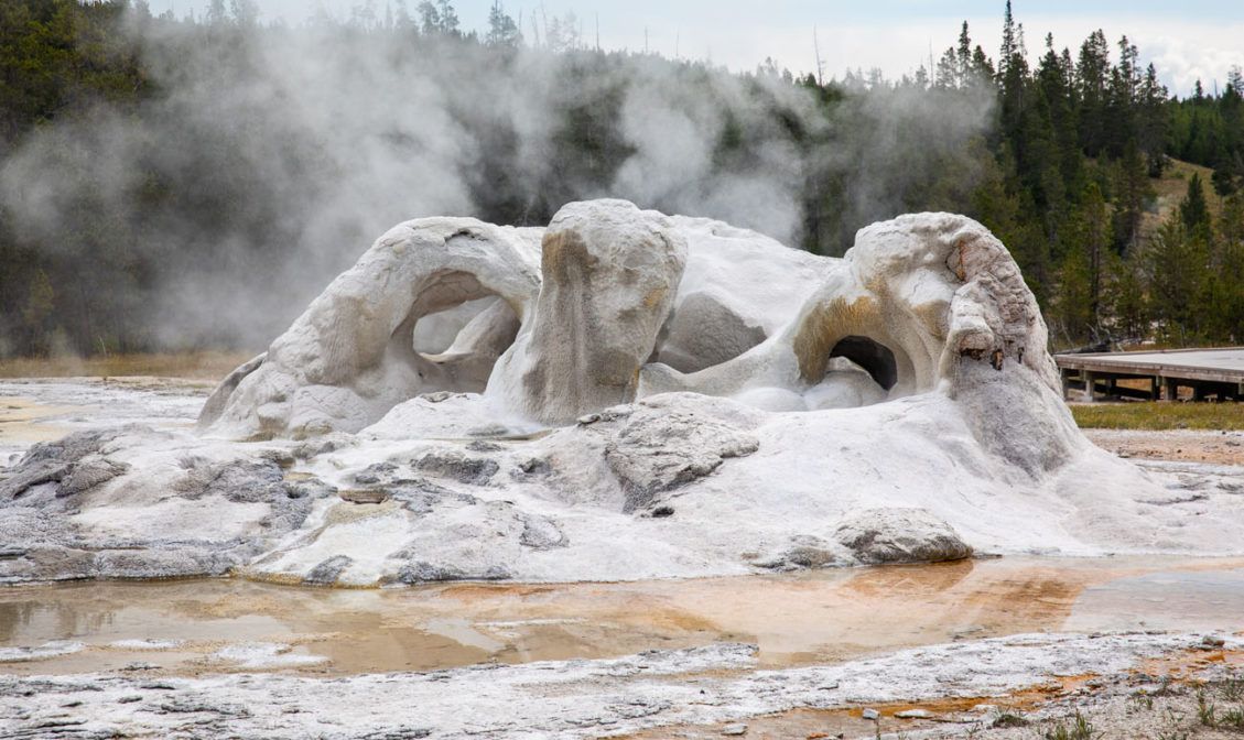 Best Geyser Basins In Yellowstone National Park – Earth Trekkers