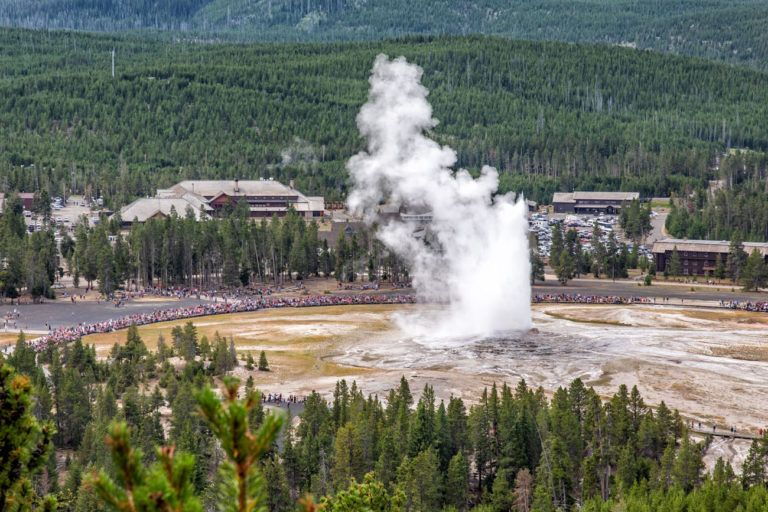 Yellowstone's Old Faithful: 10 Tips to Have the Best Experience – Earth ...