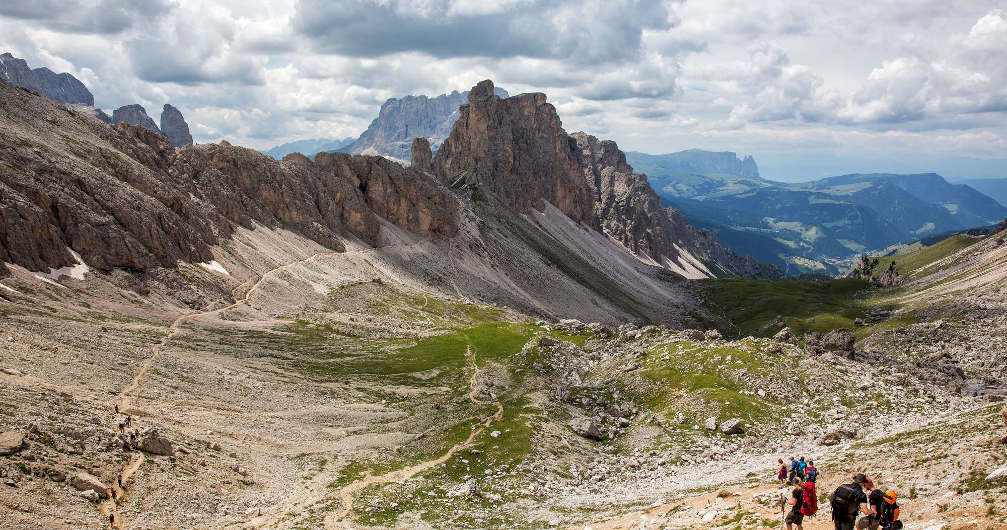 Featured image for “How to Hike the Puez-Odle Altopiano Trail in the Dolomites”