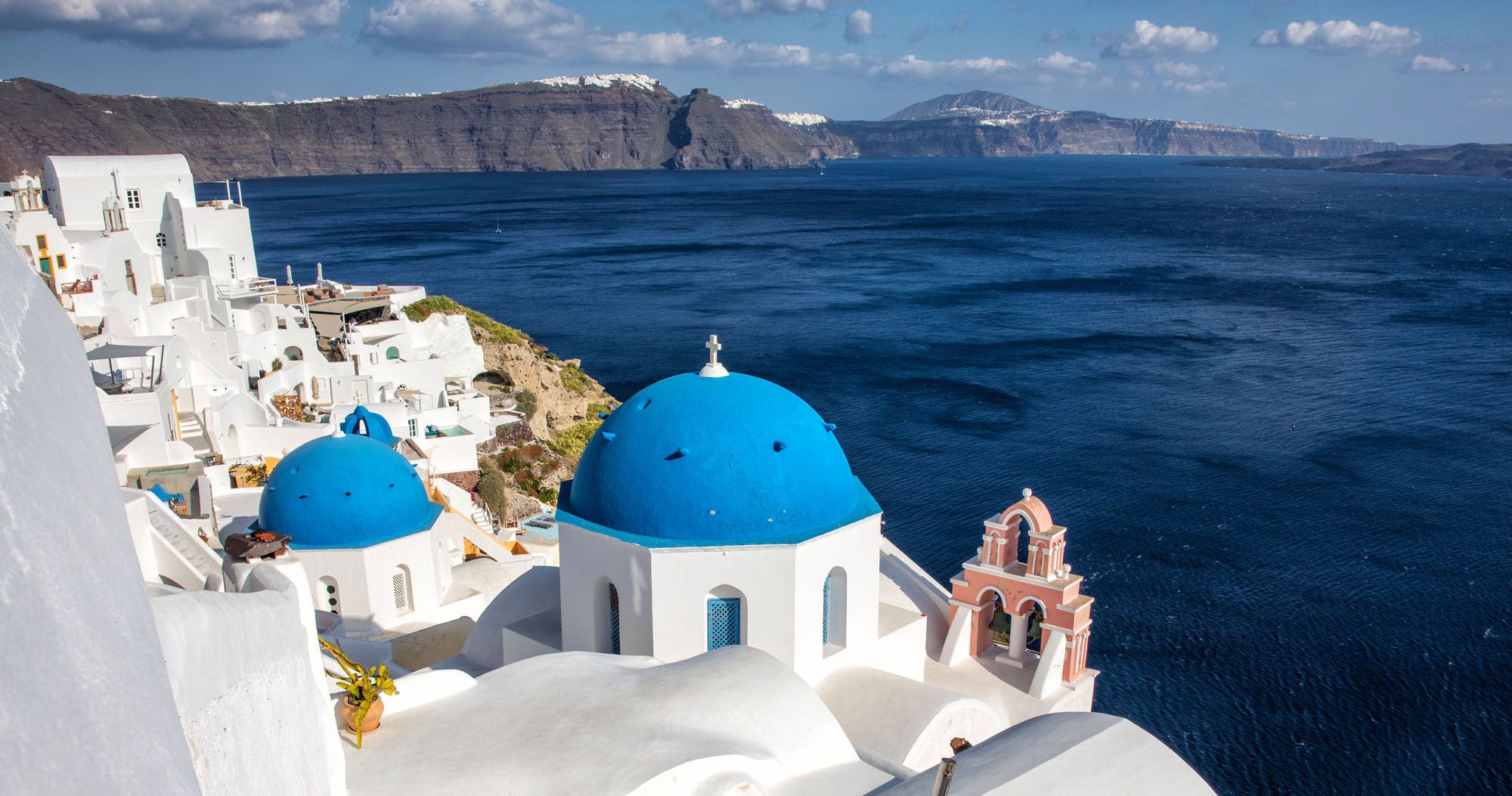 Featured image for “Santorini Itinerary: How to Spend 1, 2, or 3 Days in Santorini”