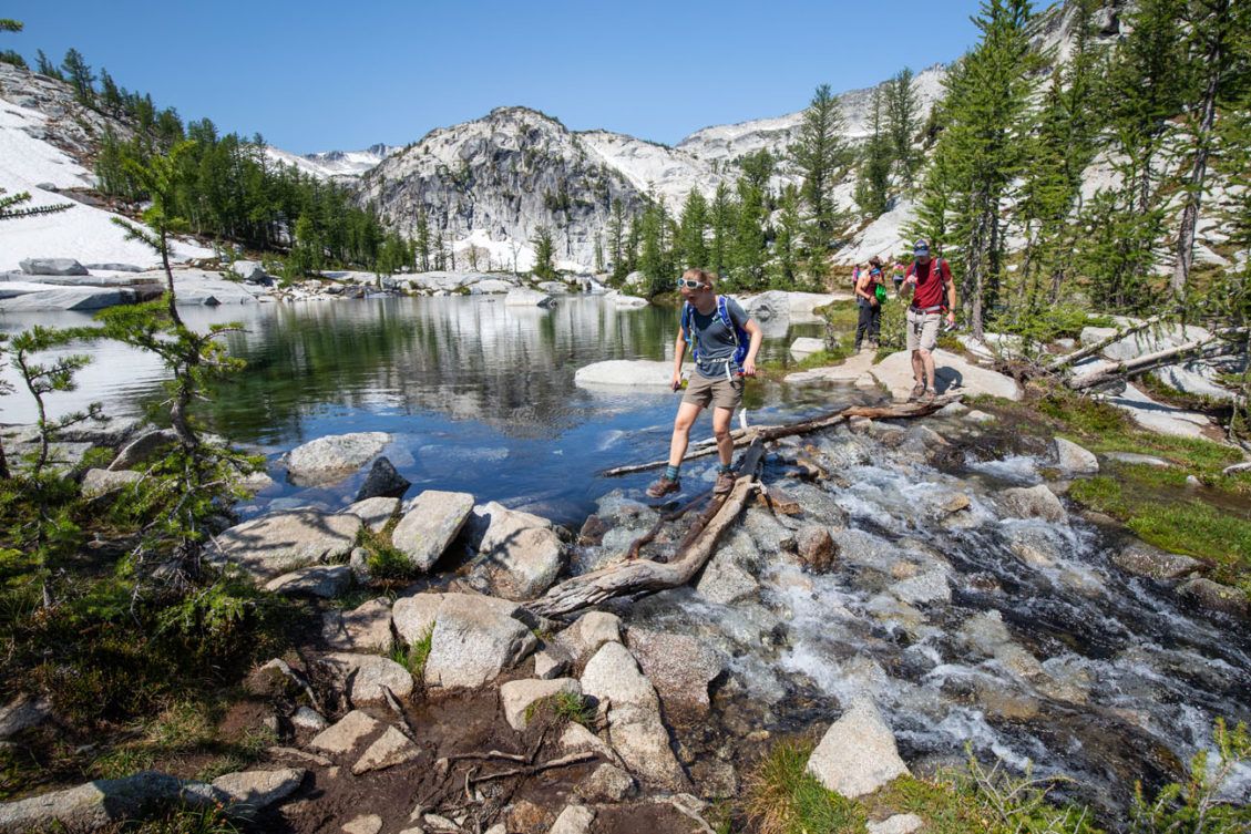 How To Hike The Enchantments In One Day: A Step-By-Step Trail Guide ...