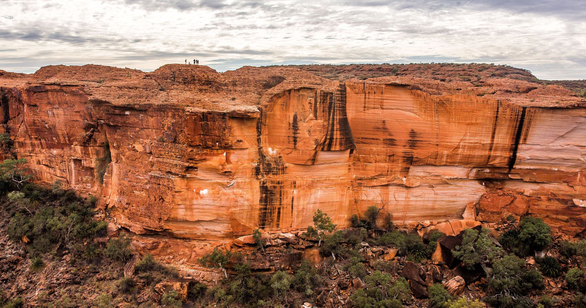 Featured image for “How to Hike the Rim Walk at Kings Canyon, Australia”