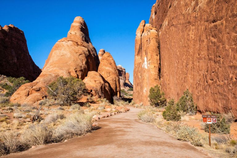 Devils Garden Trail: The Best Hike in Arches National Park – Earth Trekkers