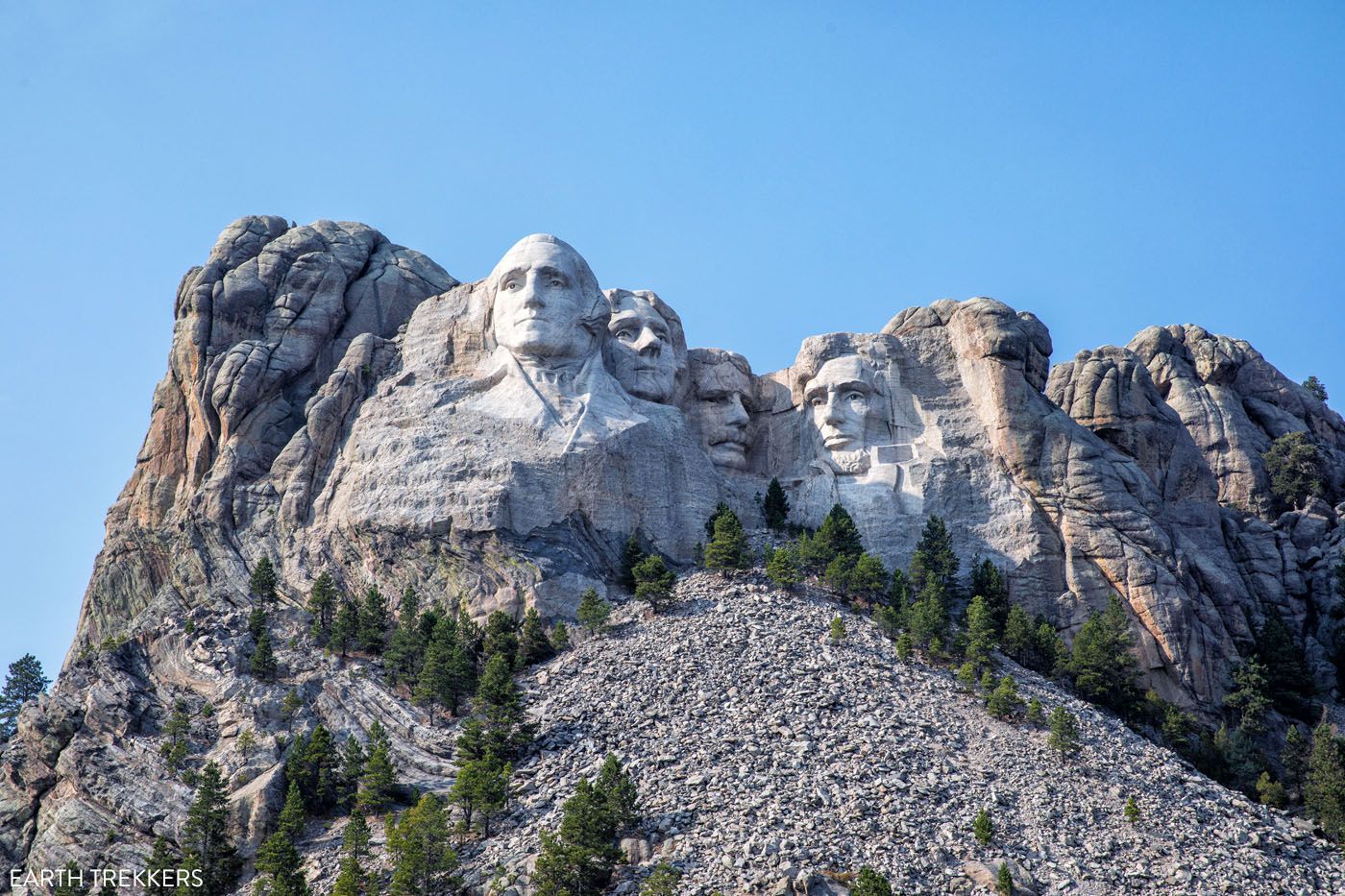 are dogs allowed at mount rushmore