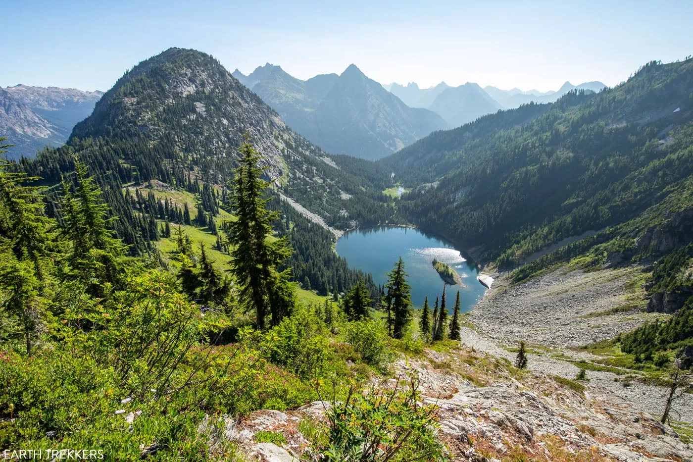 Iconic view on the Heather-Maple Pass Loop