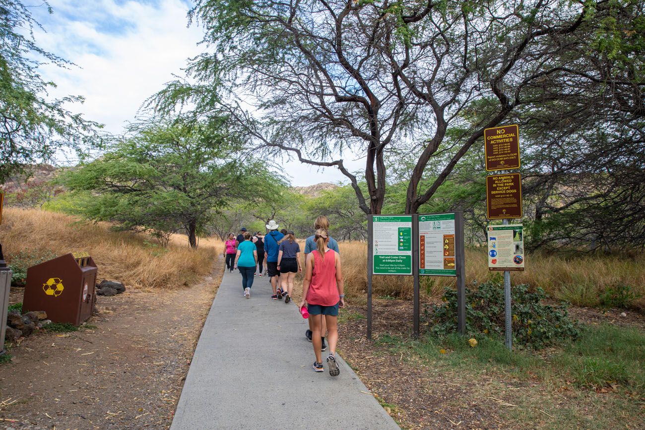 diamond head hike parking