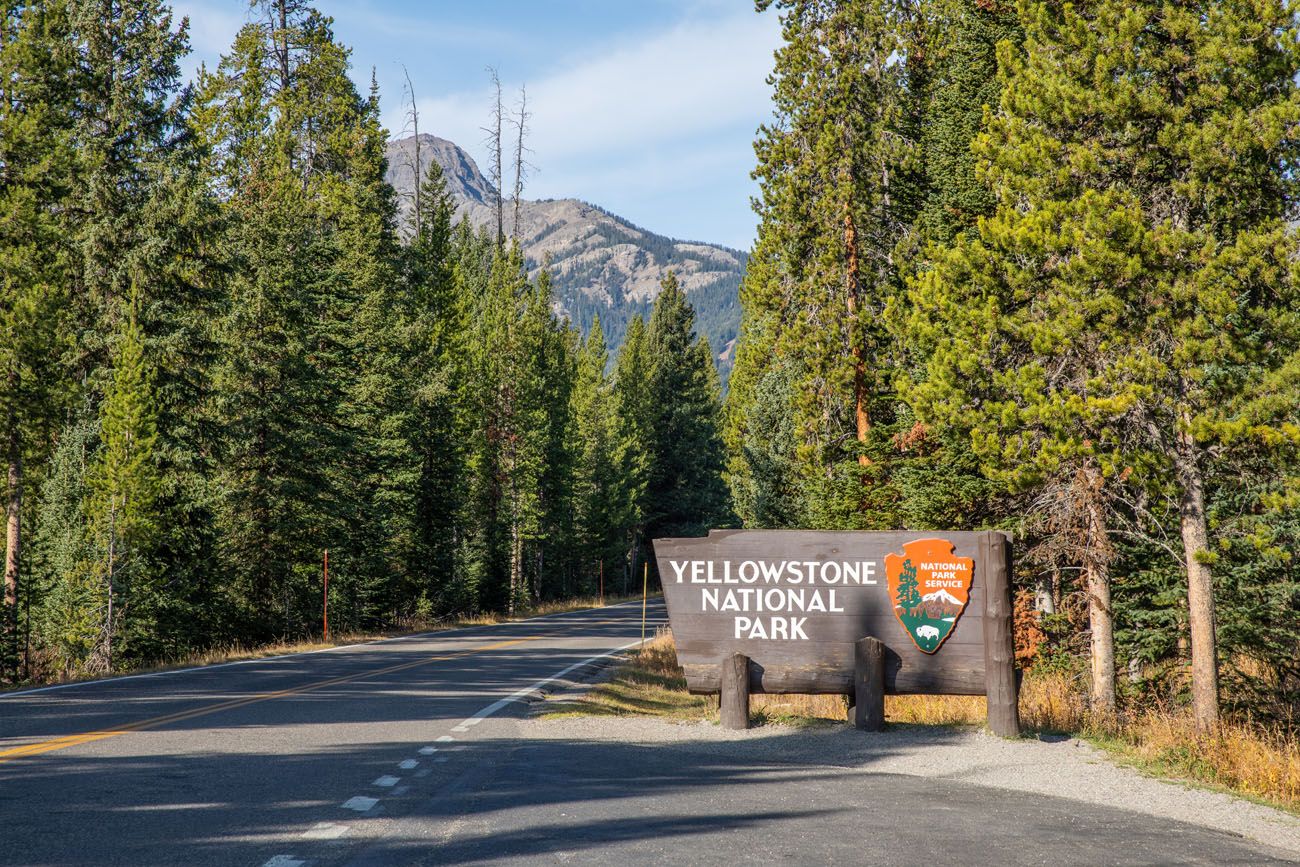Yellowstone Park Sign