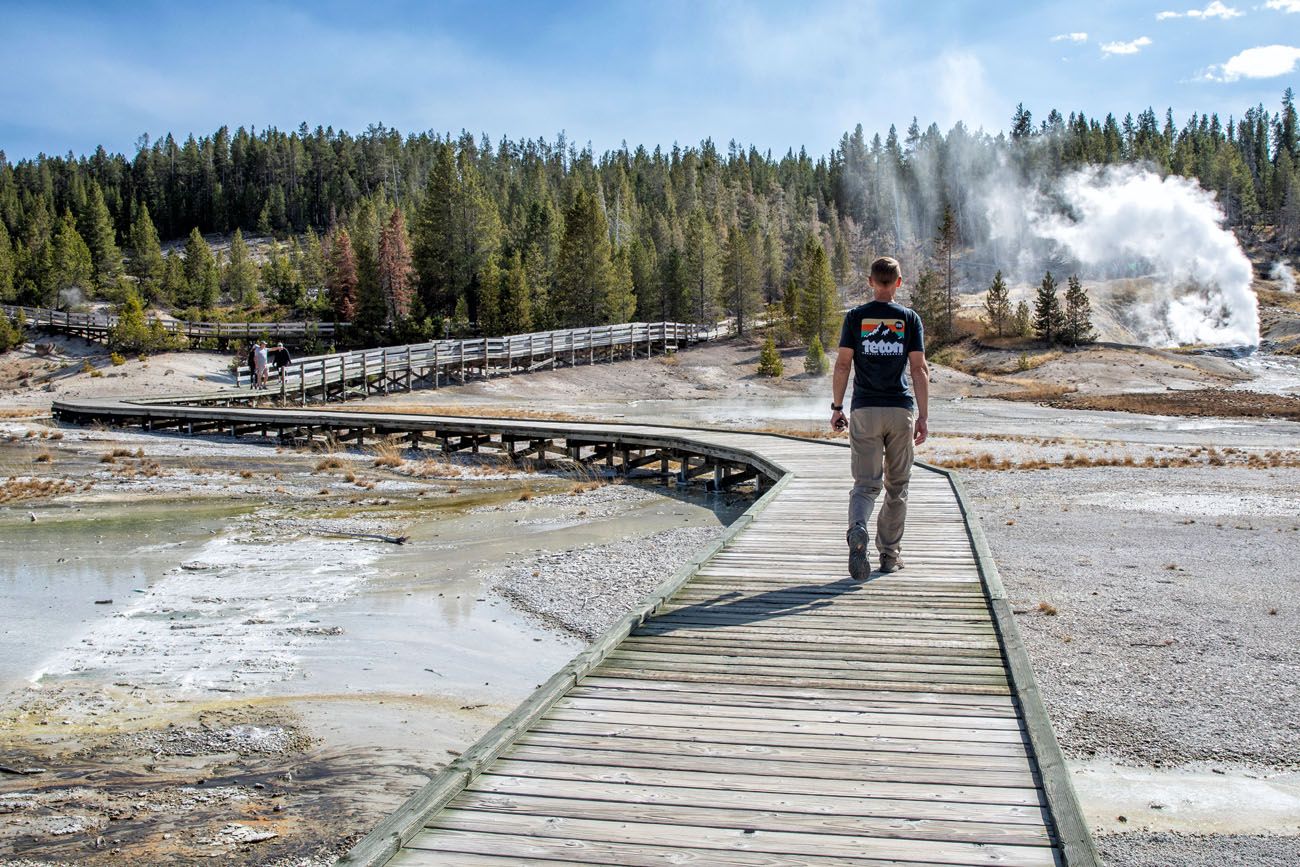 Download wallpaper 1400x1050 yellowstone, national park, geyser, landscape  standard 4:3 hd background