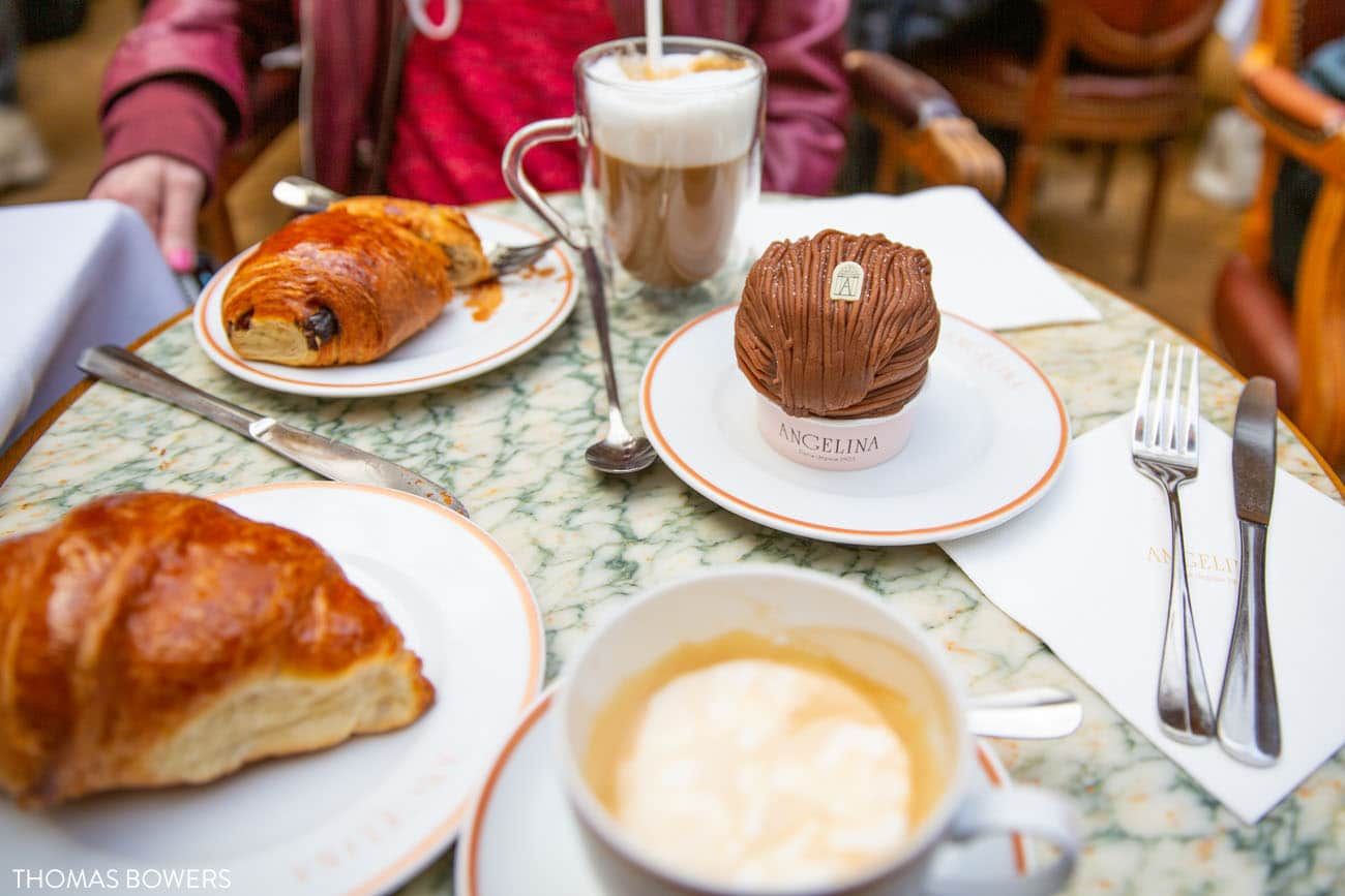 Where to have an author's breakfast in Paris?