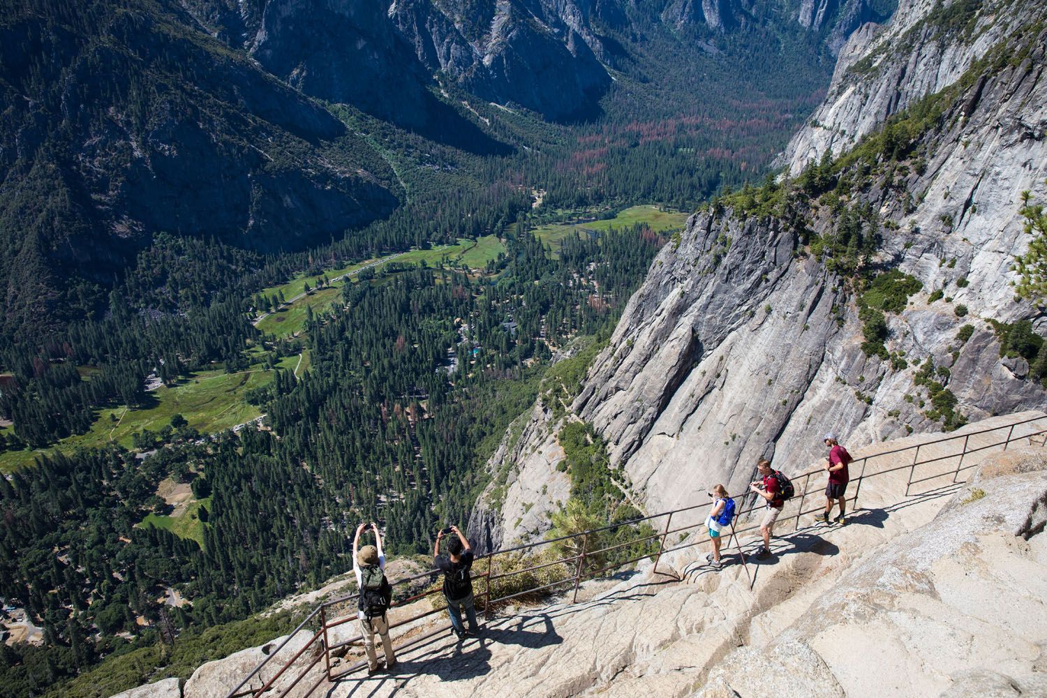 Yosemite Falls Viewpoint 