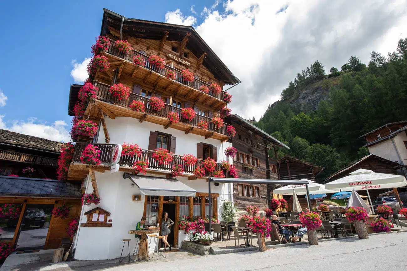 Hotel Dents de Veisivi