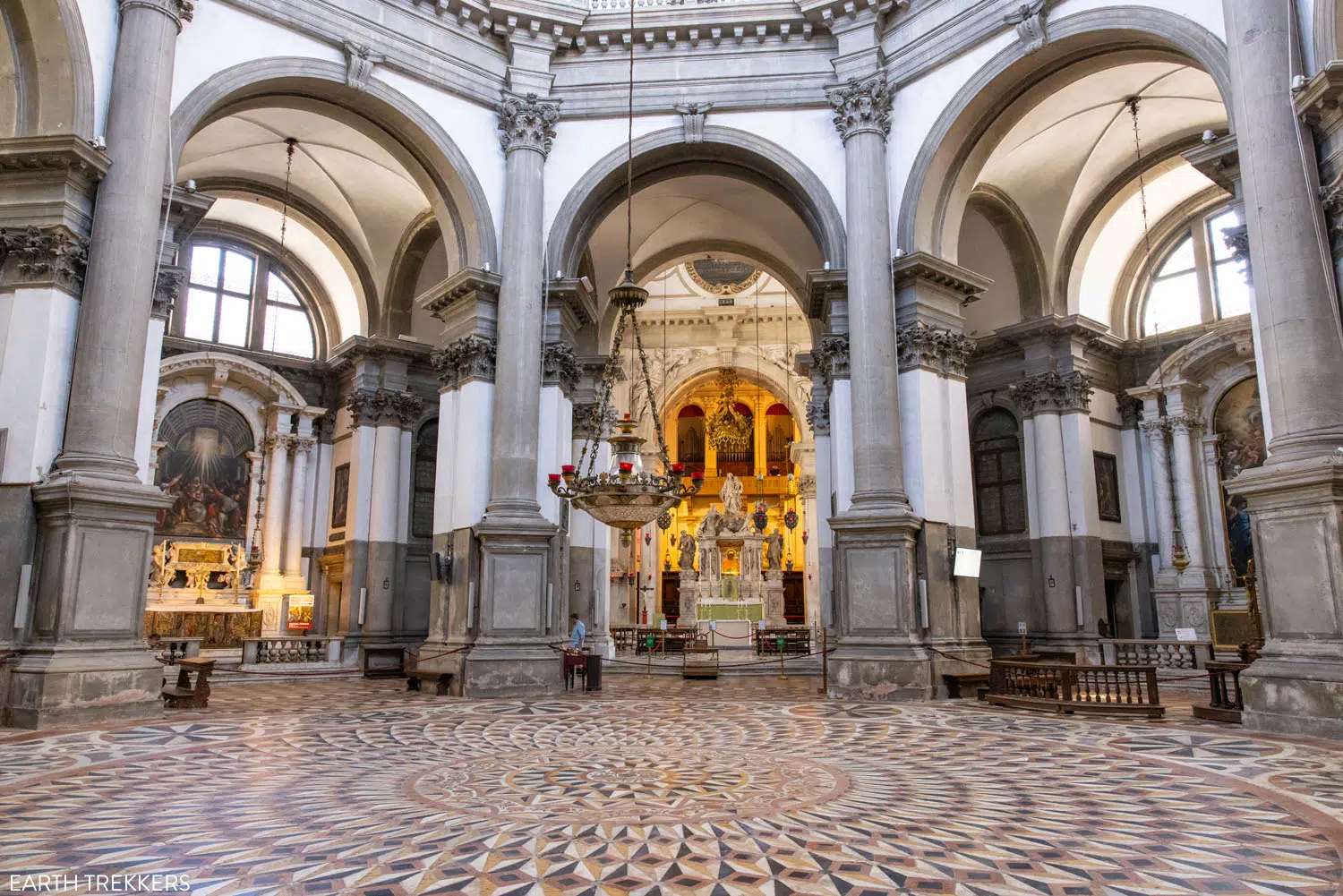 Inside Basilica di Santa Maria della Salute